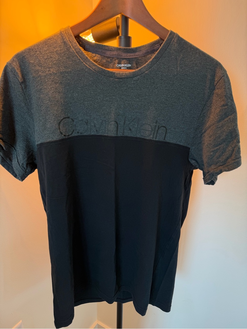 Calvin Klein Set of Two-Tone Gray and Black Short-Sleeve Crew Tee